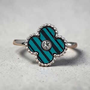 Chic Green Stainless Steel Clover Ring - Size 9